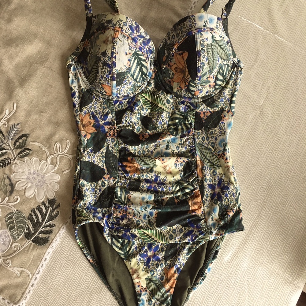 One piece swimsuit
